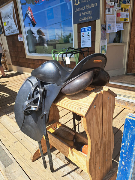 17.5" County Competitor 2000 Dressage Saddle