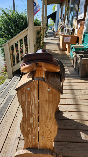 17" Collegiate Jump Saddle