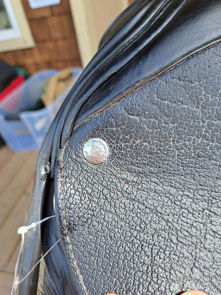 18" Custom Saddlery Icon Flight Dressage Saddle