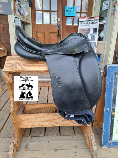 17.5" Stubben Genesis C.S. Deluxe Dressage Saddle