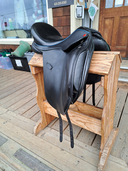17" Hastilow Concept Dressage Saddle