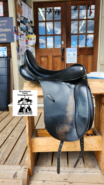 17.5" Kincade Dressage Saddle