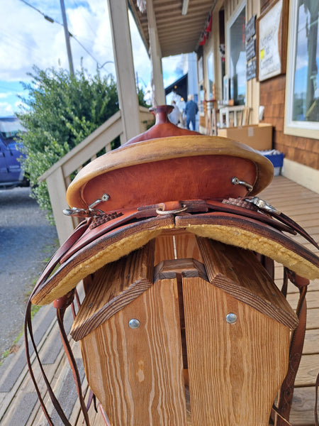 15" Sharon Saare western endurance saddle