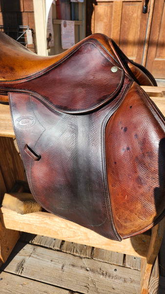 17.5" Devoucoux Blarritz Jump Saddle