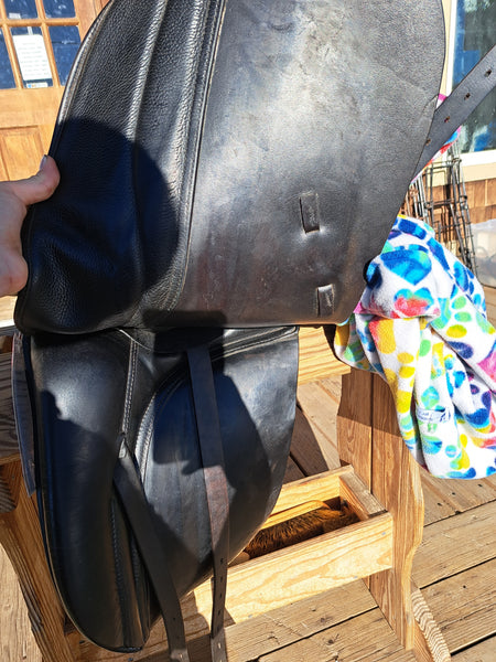 17" Black Country Dressage Saddle