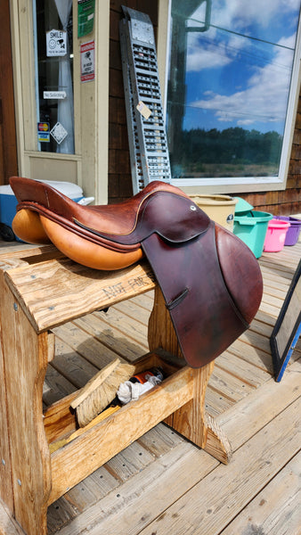 17.5" State Line Tack Harry Dabbs Close Contact Jump Saddle