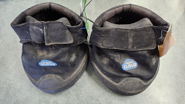 SIZE 8 EasyBoot Cloud boots