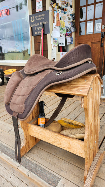 17" Treeless English Saddle