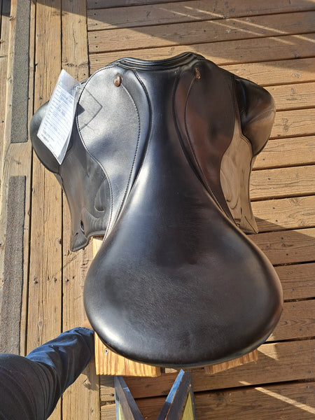 18" Prestige OptiMax Dressage Saddle