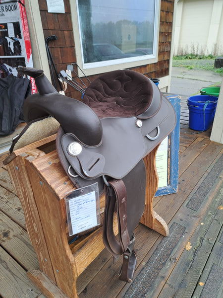 15" Wintec Synthetic Western Saddle