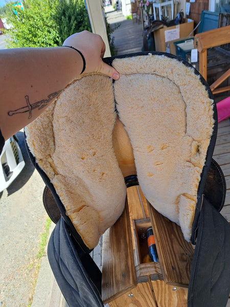 15" Big Horn Synthetic Western Saddle