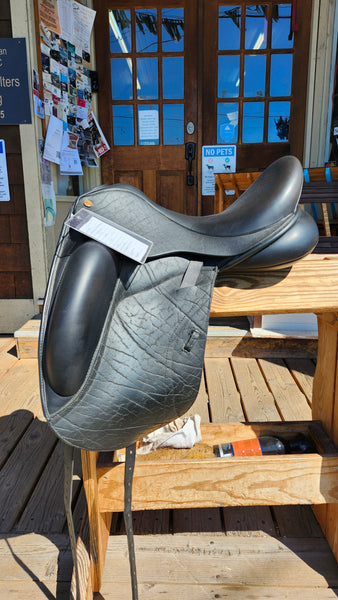 17.5" NSC Rhomeo Monoflap Dressage Saddle