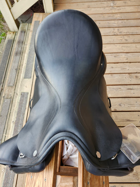 18" Albion Platinum Ultra Dressage Saddle