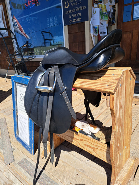18" Collegiate Ruiz Diaz Dressage saddle