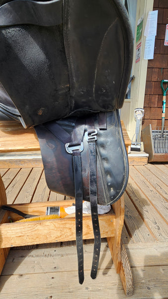 18" Lovatt & Ricketts Berkeley Dressage Saddle