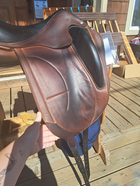 17" Arion 4D Monoflap Dressage Saddle