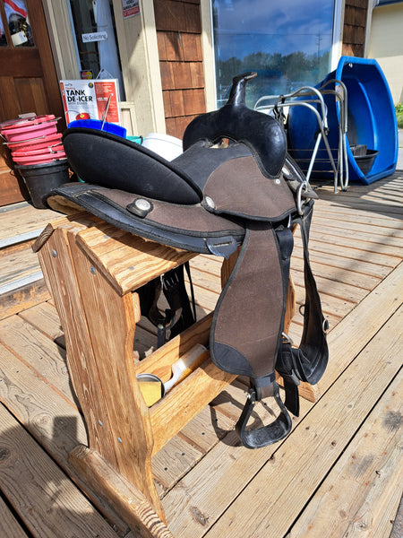 15" Abetta Synthetic Western Saddle