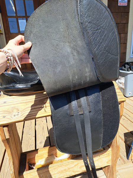 20" Treeless Dressage Saddle