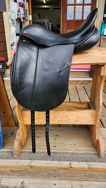 18" Jeffries Elite Dressage Saddle