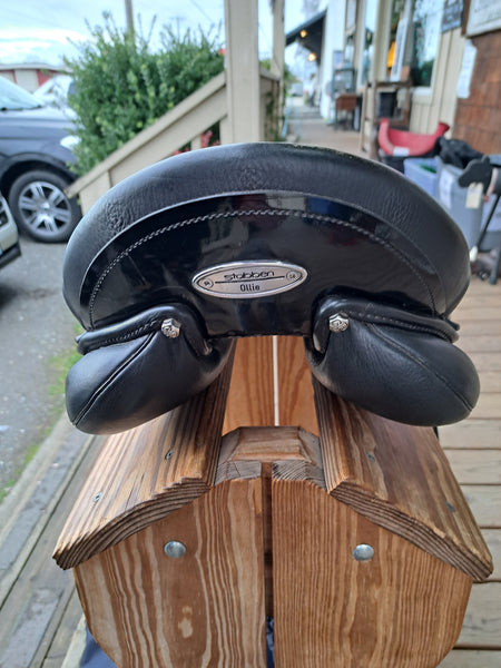 17.5" Stubben Genesis C.S. Deluxe Dressage Saddle