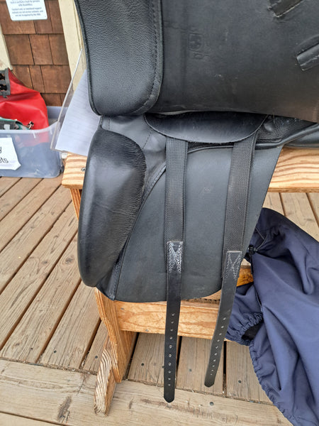 17.5" Stubben 1894 Dressage Saddle
