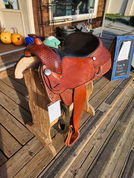 17.5" Frontier Saddlery Equitation Saddle