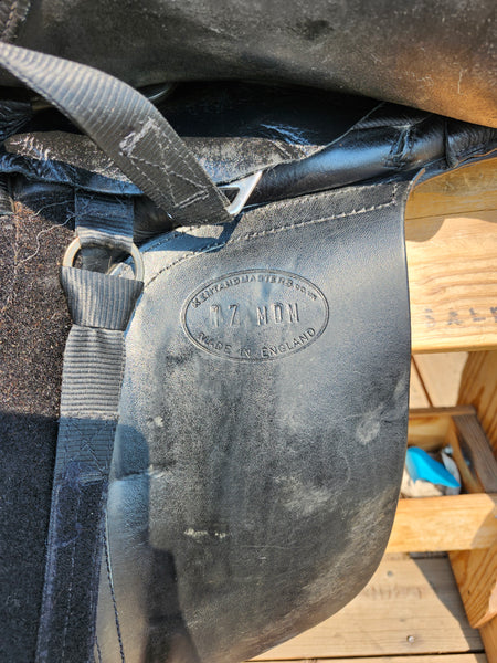 17" Kent & Masters MDM Dressage Saddle