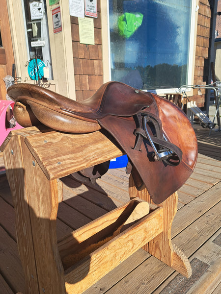 16" Butet Close Contact Jumping Saddle