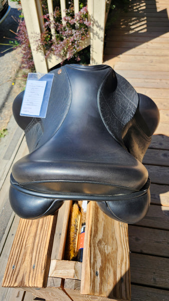 17.5" NSC Rhomeo Monoflap Dressage Saddle
