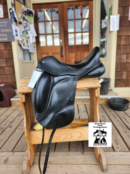 18" NSC Rhomeo Dressage Saddle