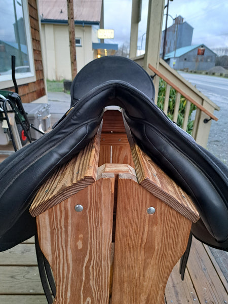 17.5" Wintec All Purpose Saddle