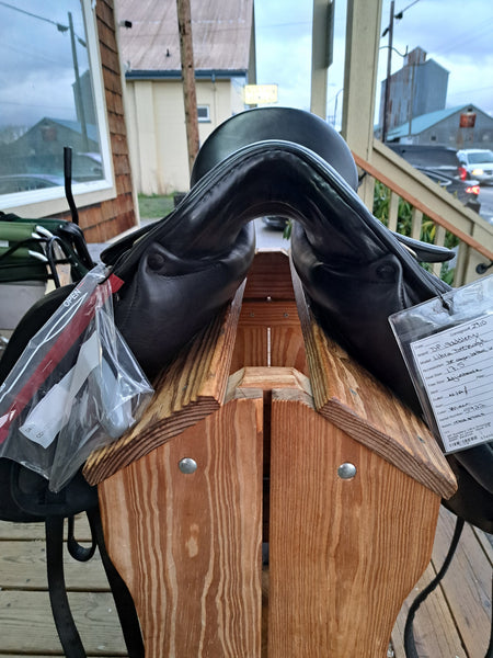17.5" DP Saddlery Libra Dressage Saddle -Adjustable