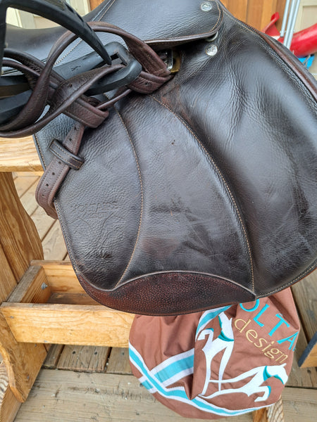 ON TRIAL 18" Voltaire Stuttgart Jumping Saddle