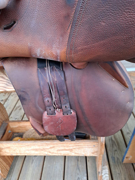 17.5" Antares Close Contact Jump Saddle