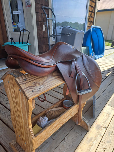 17.5" Collegiate Parfaire Close Contact Jump Saddle