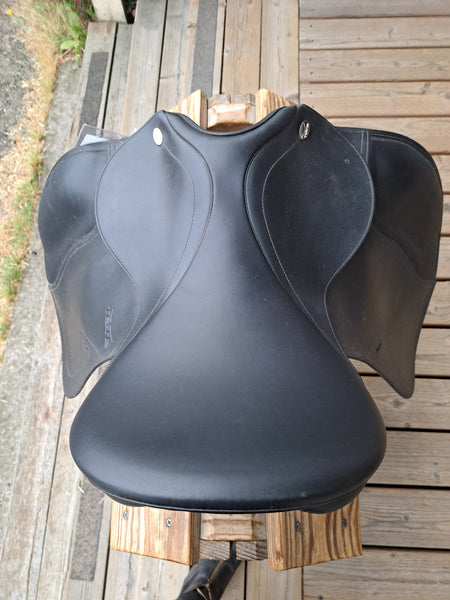 17.5" Tekna S-Line Synthetic Dressage Saddle
