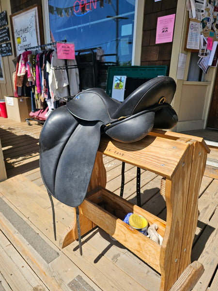 17.5" Hulsebos WB4 Dressage Saddle