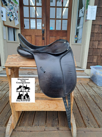 17" Schleese Jane Savoie Dressage Saddle