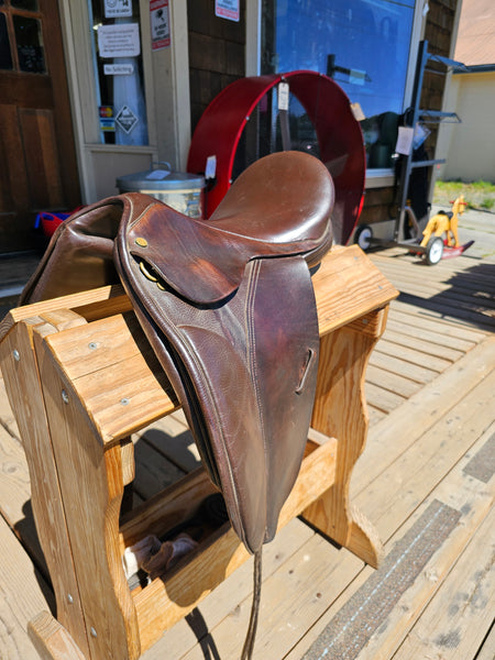 16.5" Collegiate Dressage Saddle