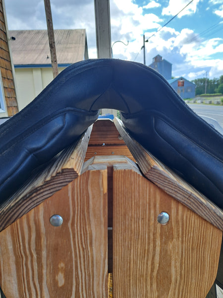 18" Wintec All Purpose Saddle