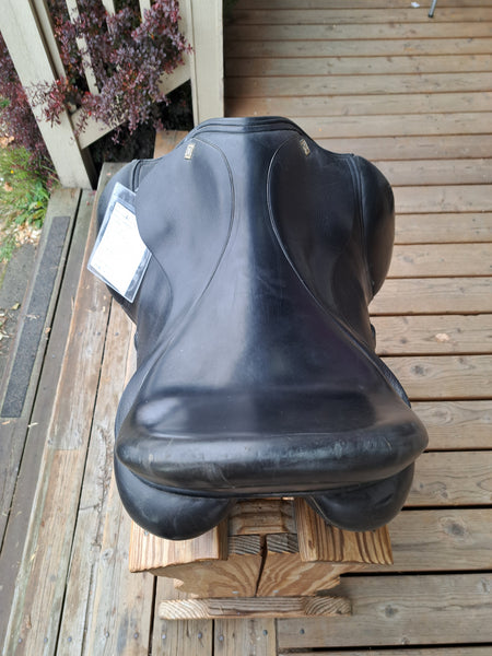 18" North Star Dressage Saddle