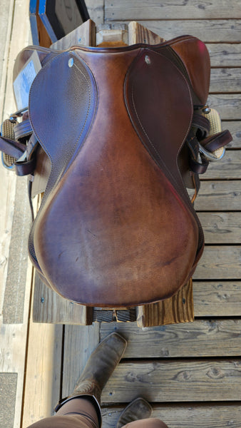 16.5" Collegiate Close Contact Jump Saddle