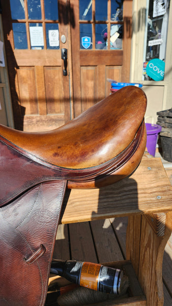 17.5" Devoucoux Blarritz Jump Saddle