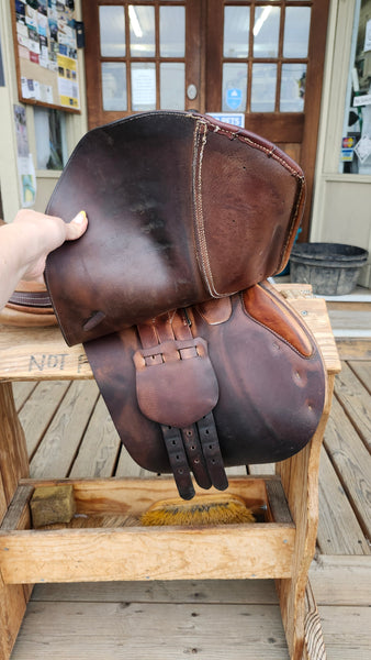 17" Butet Close Contact Jumping Saddle