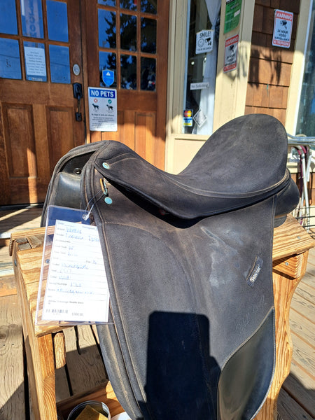 16" Wintec Isabell Dressage Saddle