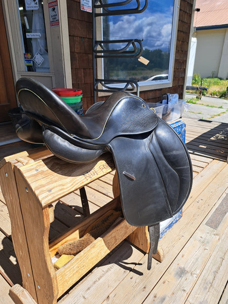 18" JRD Dressage Saddle