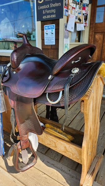 15" Crates Round Skirt Western Trail Saddle