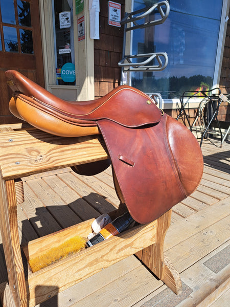 17.5" Dover Circuit Close Contact Jump Saddle