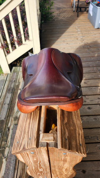 17.5" Crosby Prix de Nations Jump Saddle