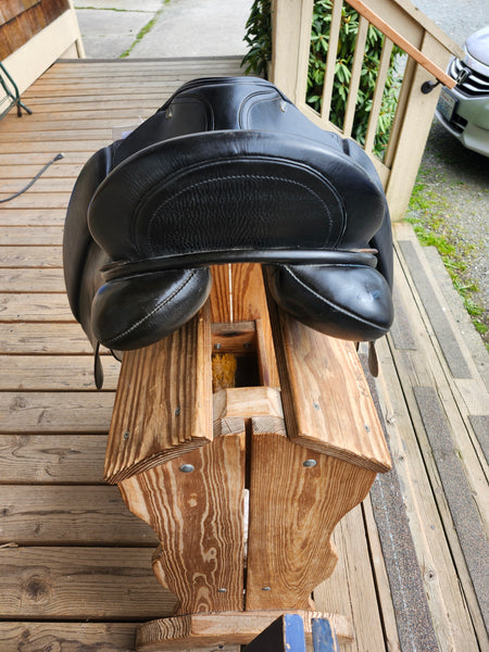 17.5" Fryso Legacy Dressage Saddle